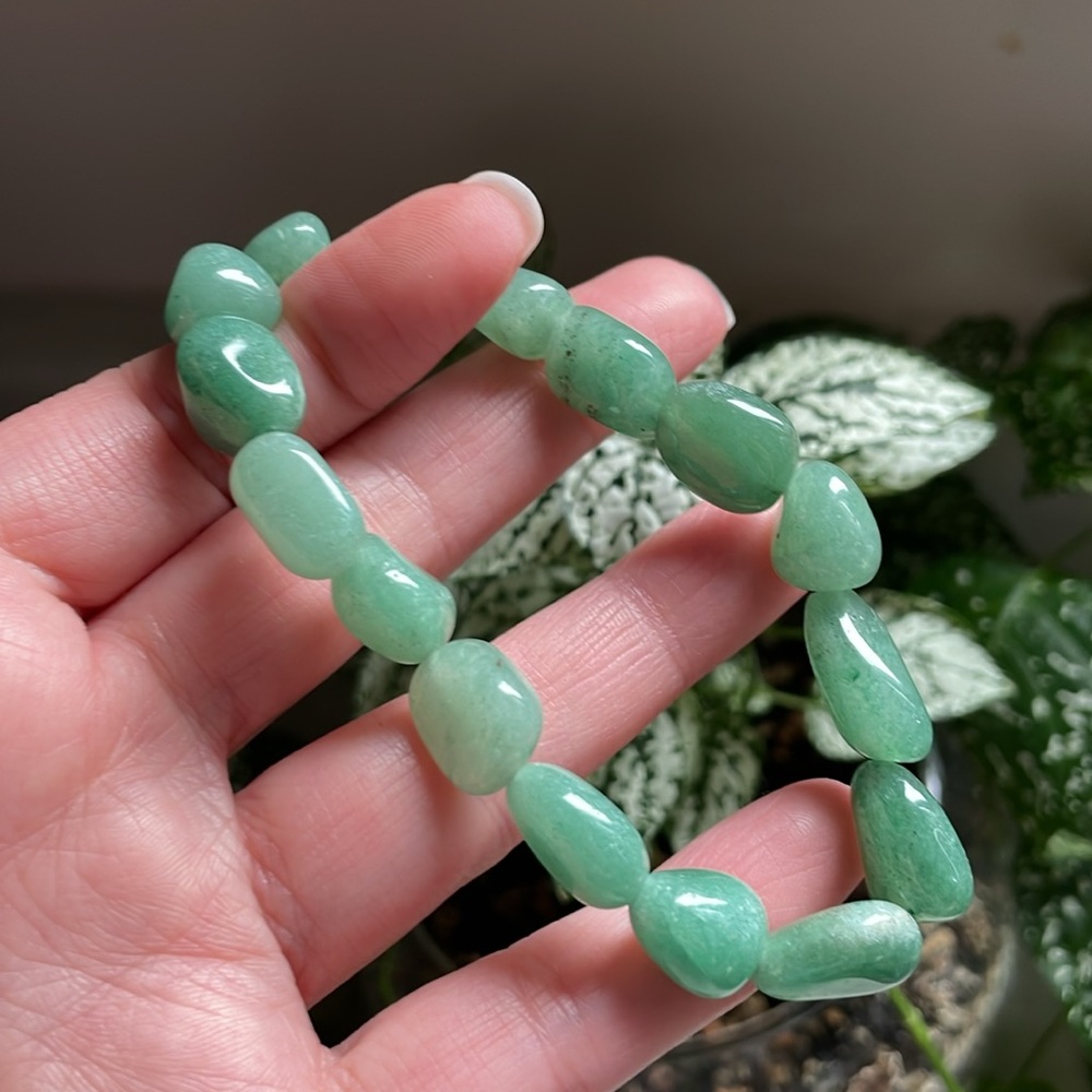 NWOT Lucky green aventurine chunky crystal gemstone bracelet 6-7.5 wrists unisex